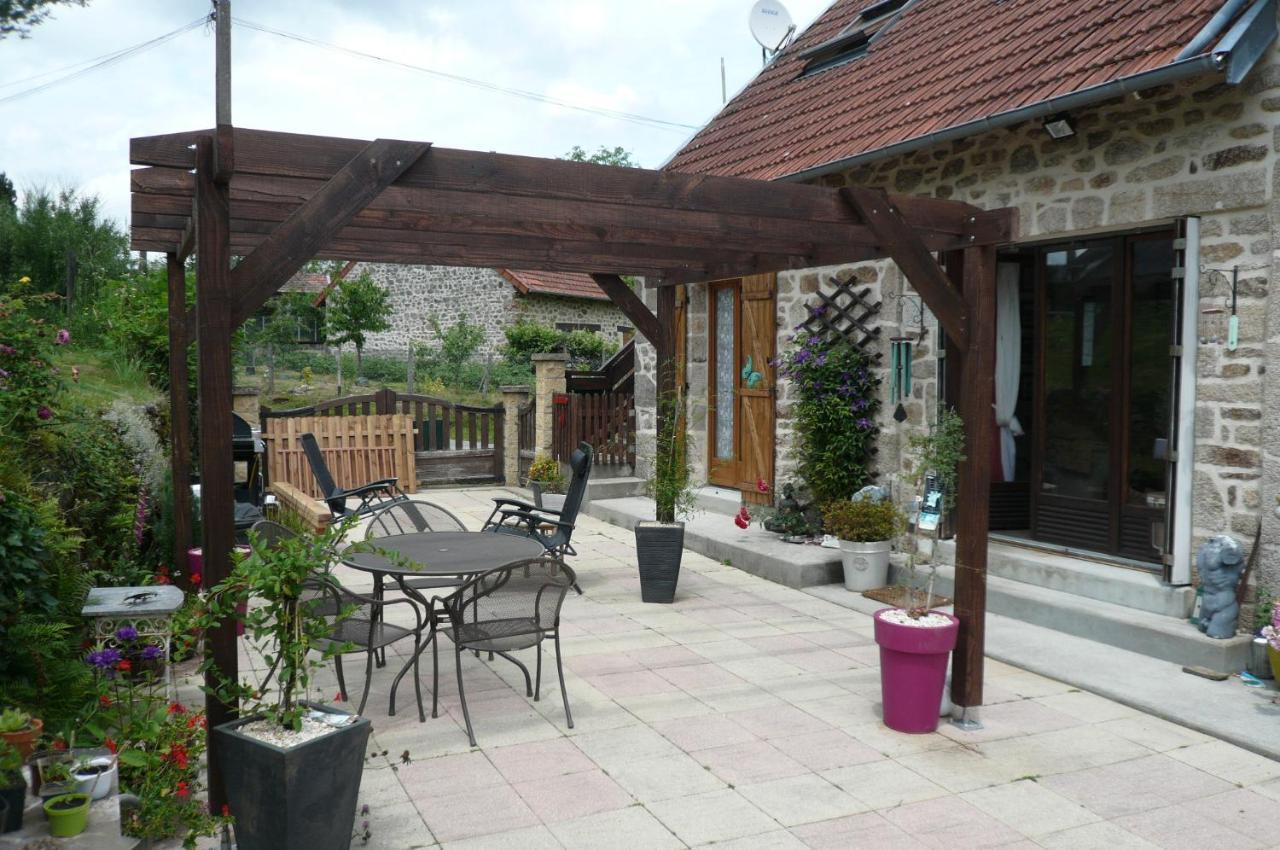 Le Petit Papillon Bed and Breakfast Eymoutiers  Exteriör bild