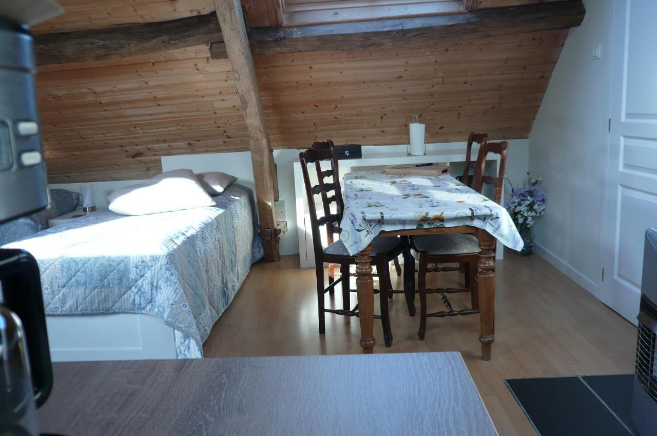 Le Petit Papillon Bed and Breakfast Eymoutiers  Exteriör bild